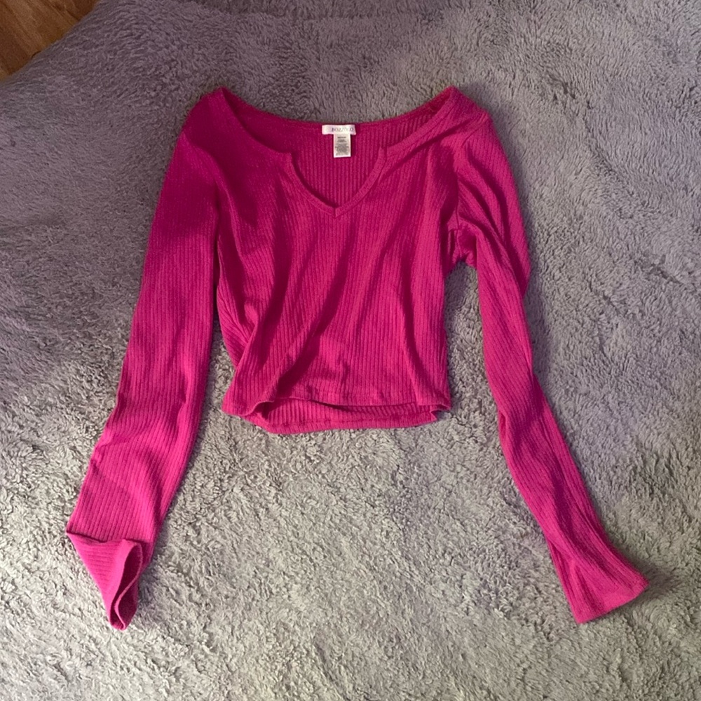 Got pink long sleeved crop top